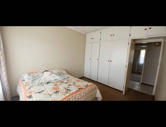 5 BEDROOM FREEHOLD FOR SALE IN DAL FOUCHE